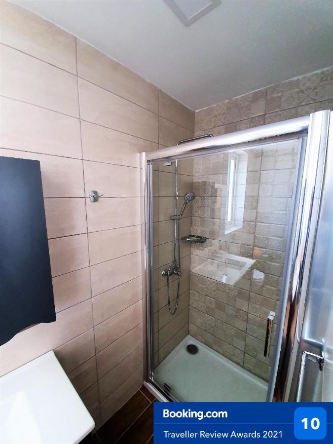 Msiebah Court San Gwann Modern Apt Near Sliema And St Julians Εξωτερικό φωτογραφία